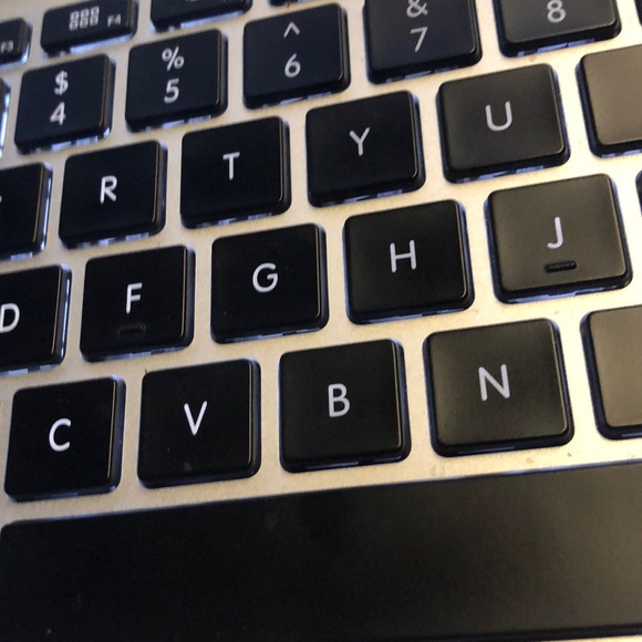 Meet your Posher, Jessica - Picture 1 of 1